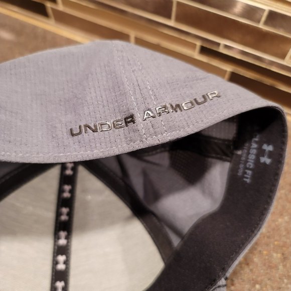 2 Men's Under Armour Hats (Sold Together). 1 UA L/XL Classic Fit. 1 Snapback - Picture 2 of 6